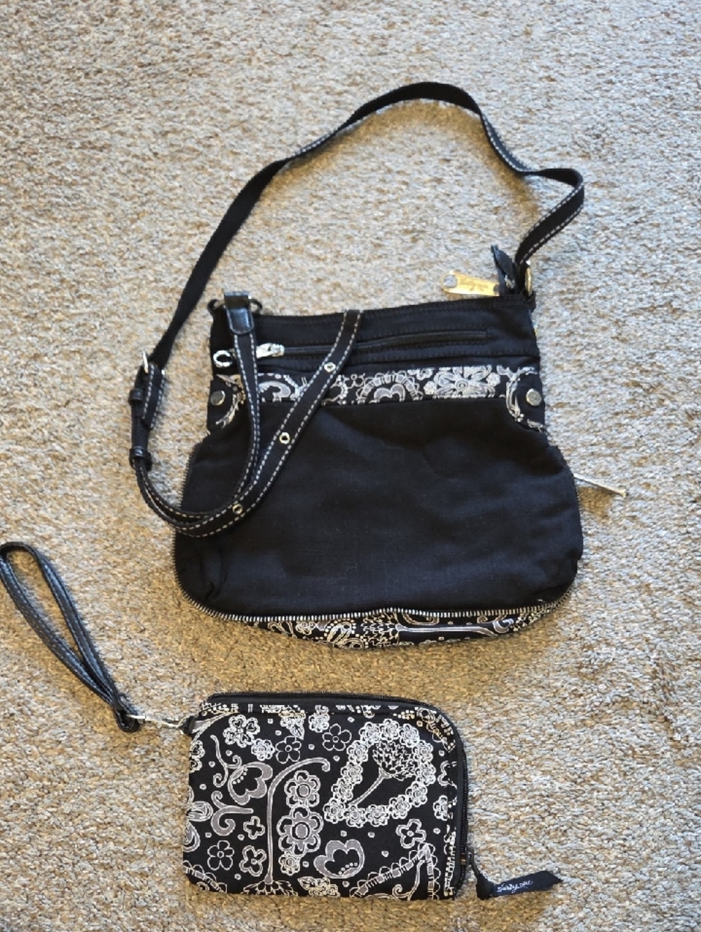 thirty-one Black Crossbody Bag with White Paisley Trim and Matching Wristlet